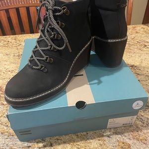 TOMS Melrose Wedge Boot